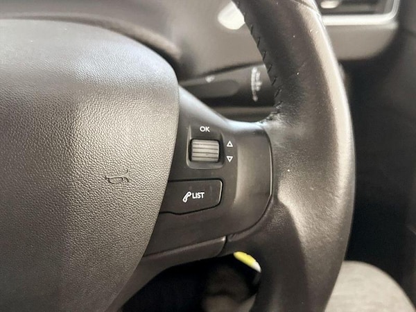 Used Peugeot 2008 2017 for sale - 76076718: Photo 19