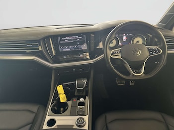 Used Volkswagen Touareg 2023 for sale - 78696037: Photo