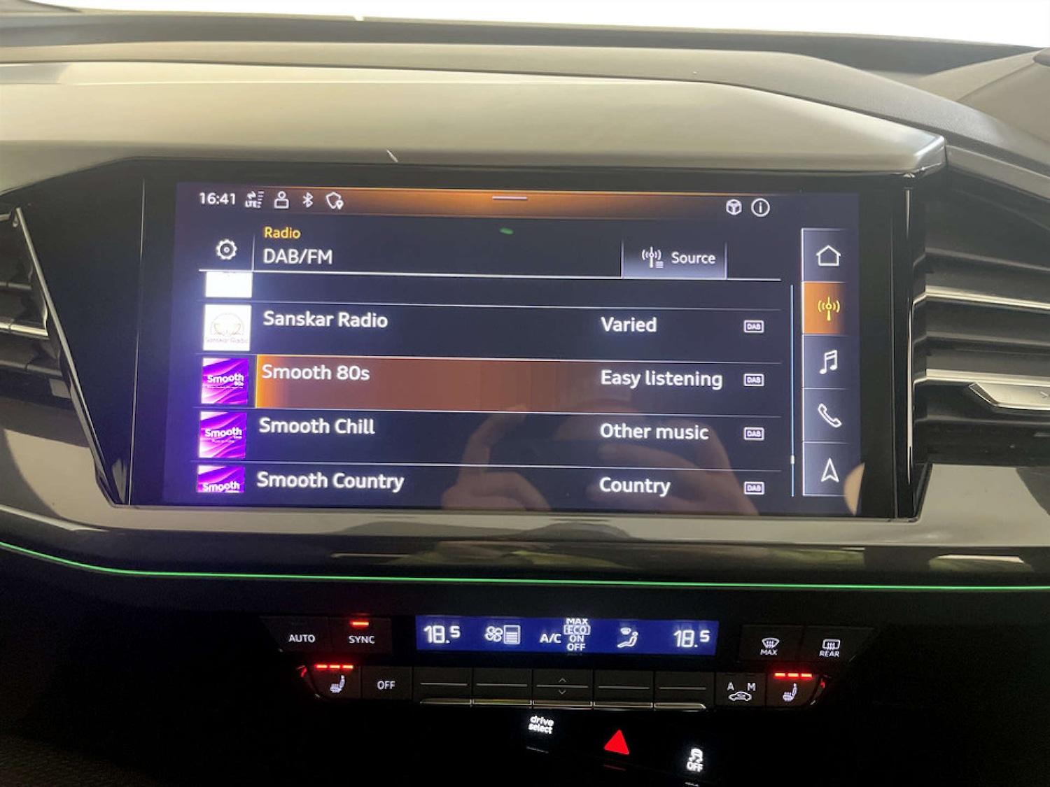 Used Audi Q4 e-tron 2023 for sale - 77437530: Photo 24