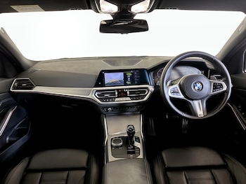 Used BMW 3 Series 2021 for sale - 75620052: Photo