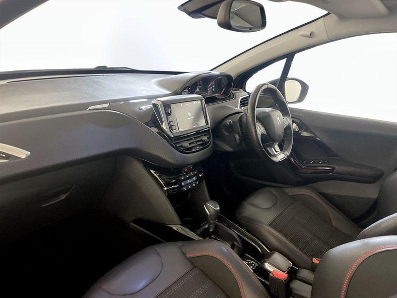 Used Peugeot 2008 2018 for sale - 76298999: Photo 12
