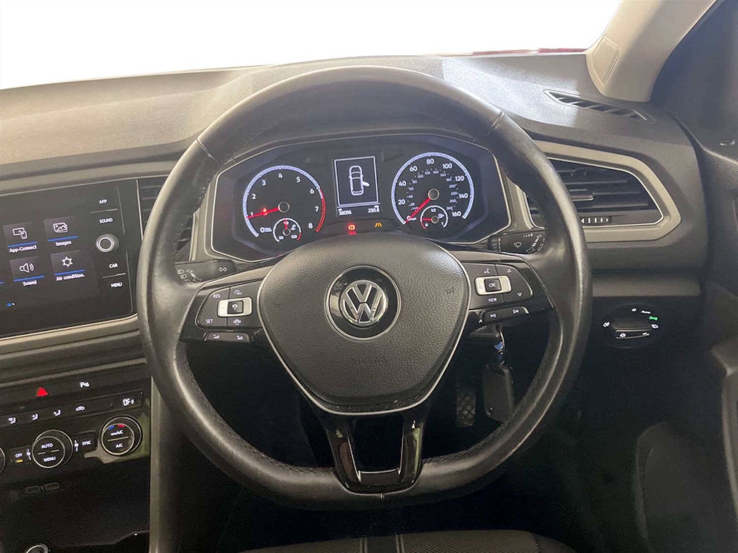 Used Volkswagen T-Roc 2020 for sale - 77186101: Photo 17