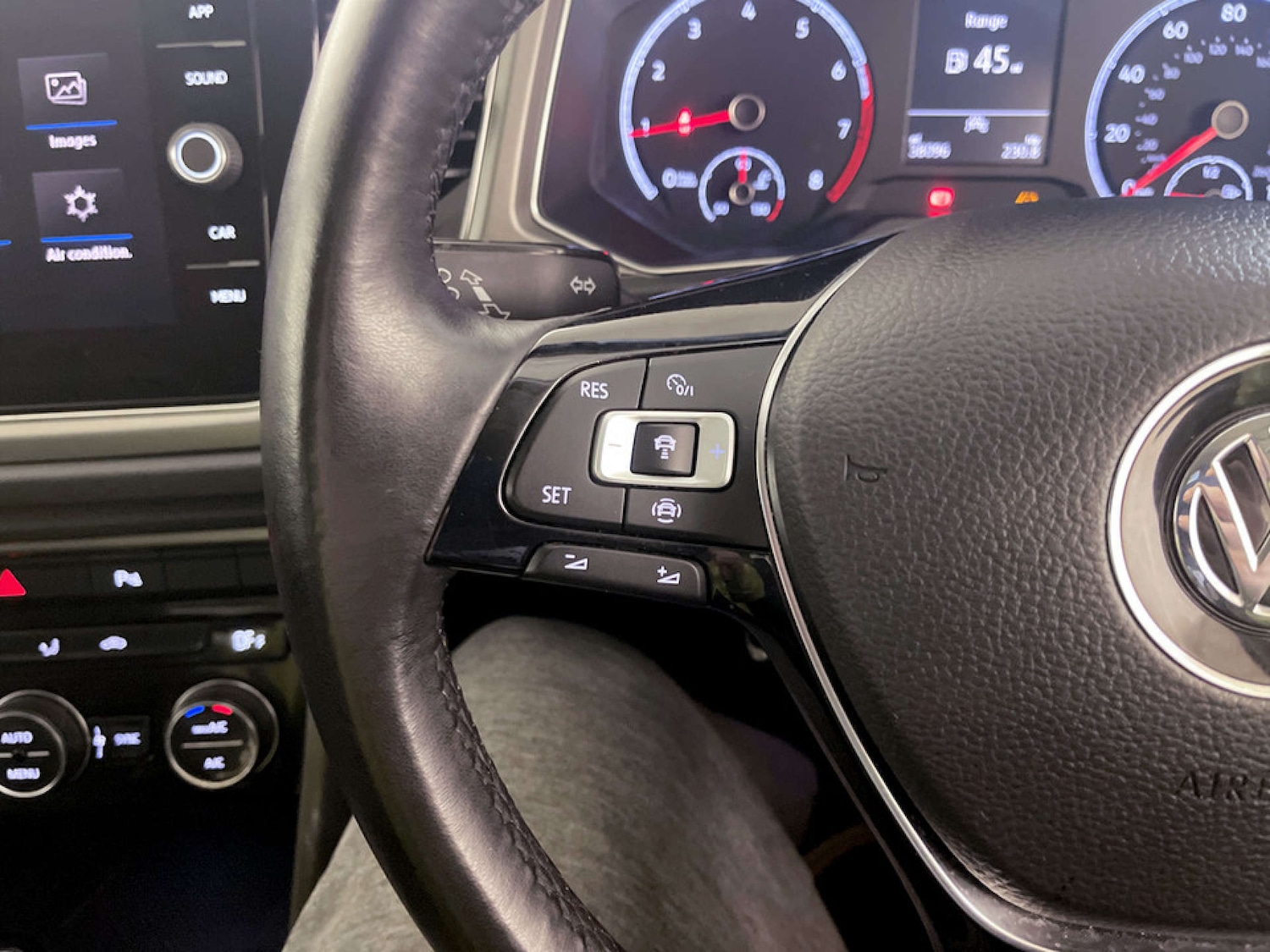 Used Volkswagen T-Roc 2020 for sale - 77186101: Photo 18