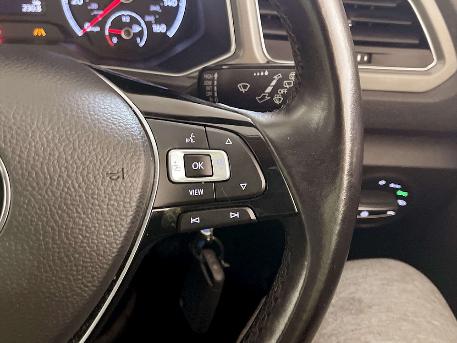 Used Volkswagen T-Roc 2020 for sale - 77186101: Photo 20