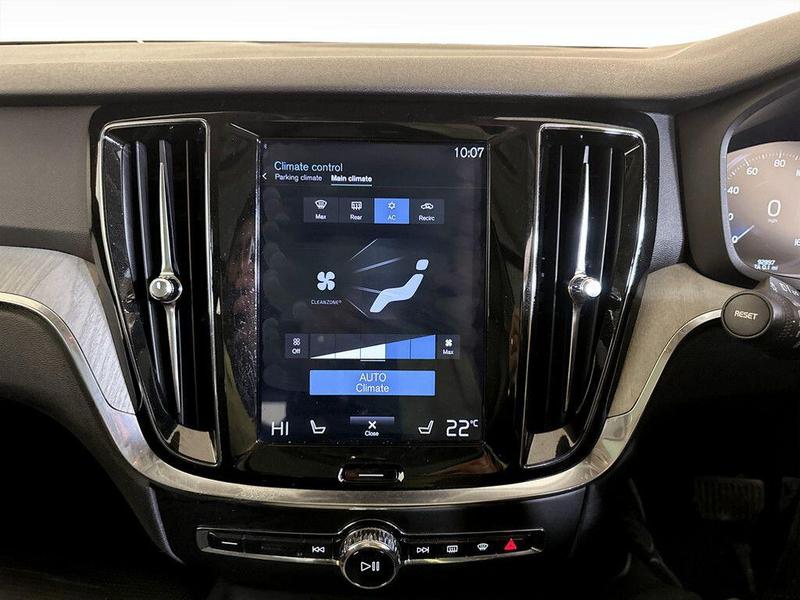 Used Volvo V60 2018 for sale - 76616233: Photo 25