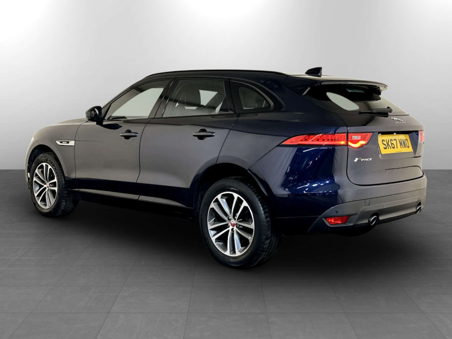 Used Jaguar F-Pace 2018 for sale - 77775413: Photo 8