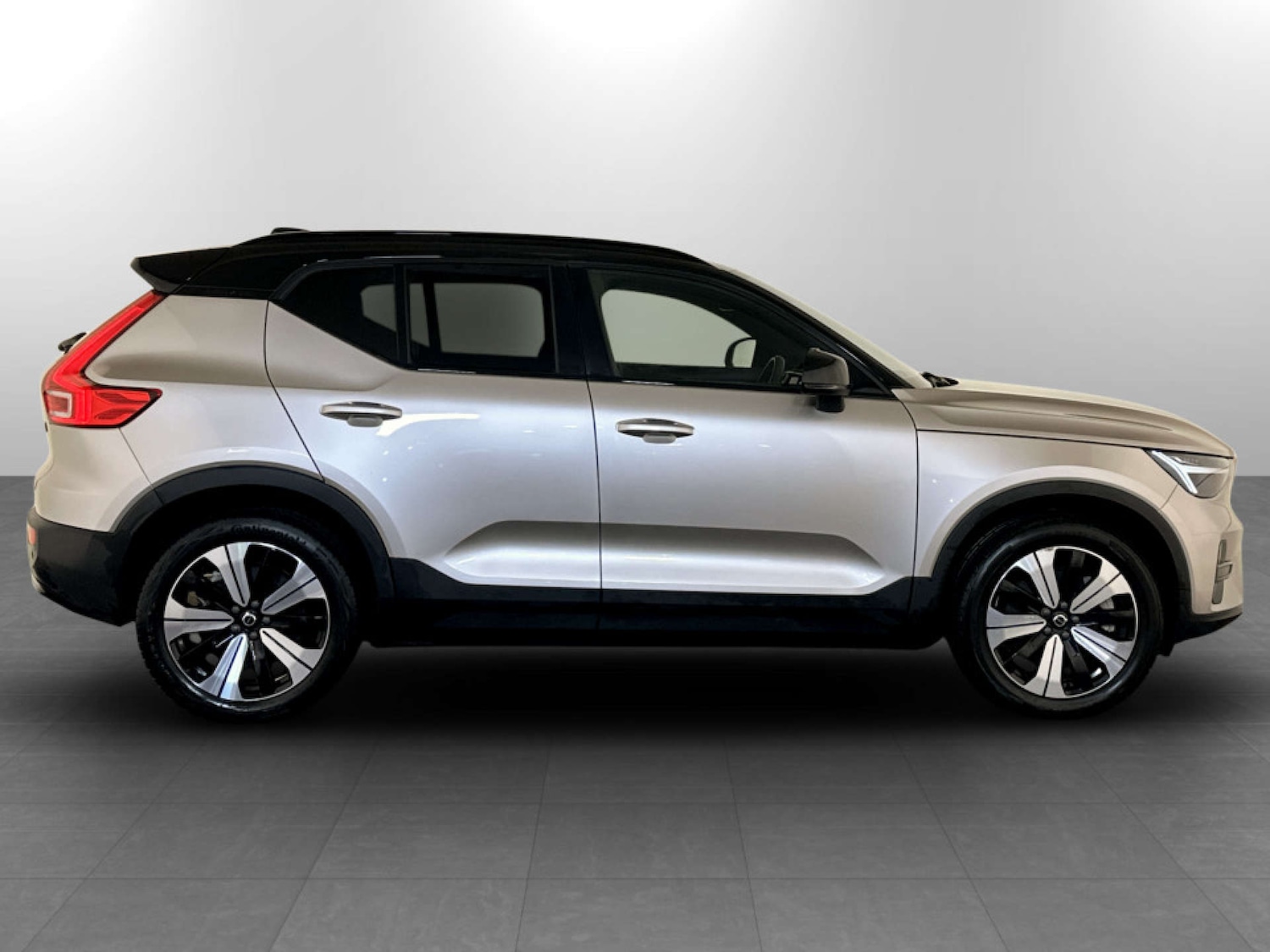 Used Volvo XC40 2022 for sale - 77185903: Photo 11