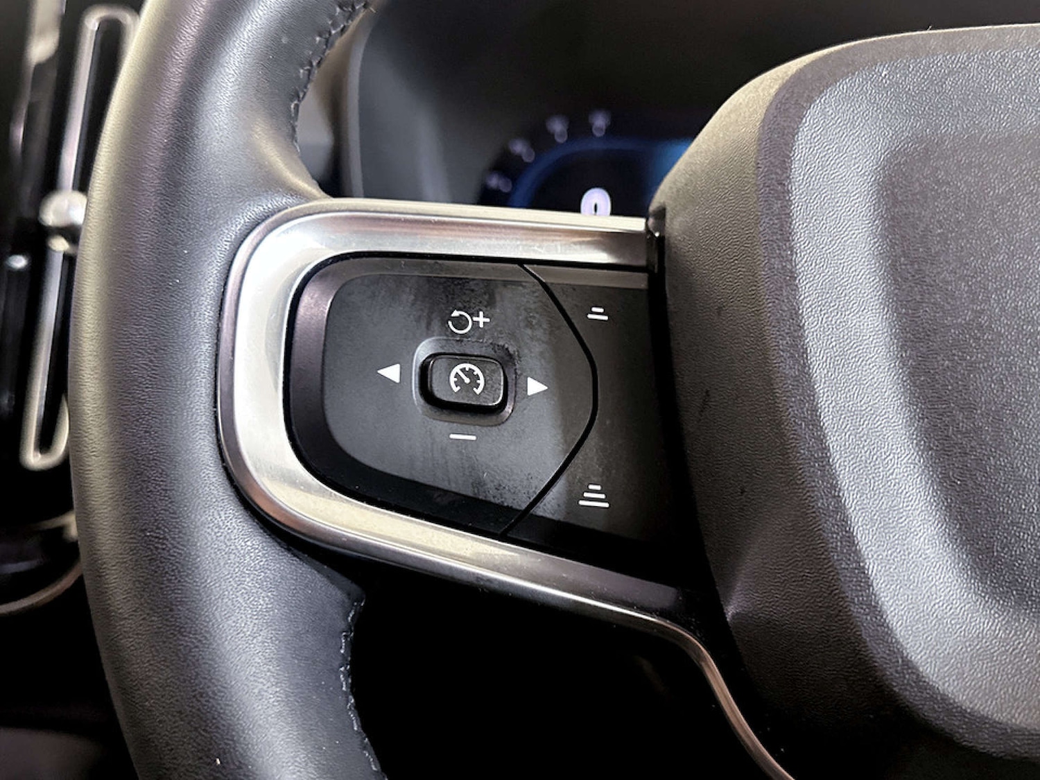 Used Volvo XC40 2022 for sale - 77185903: Photo 18