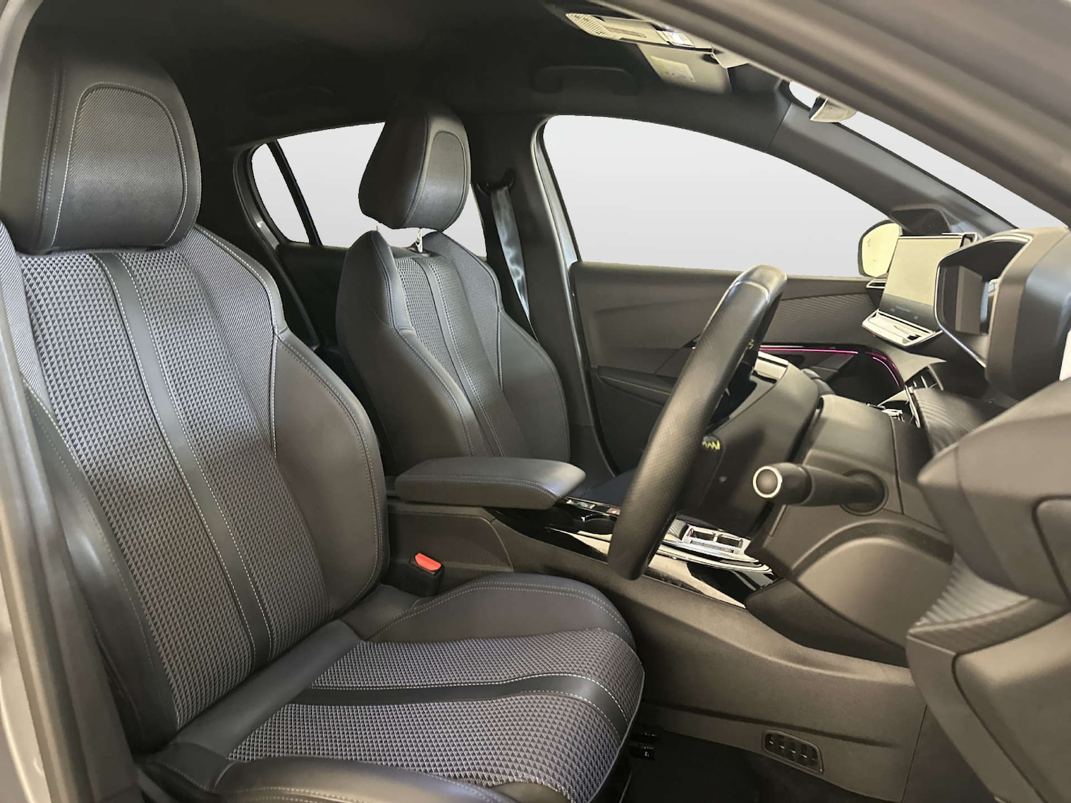 Used Peugeot 208 2022 for sale - 77990000: Photo 13