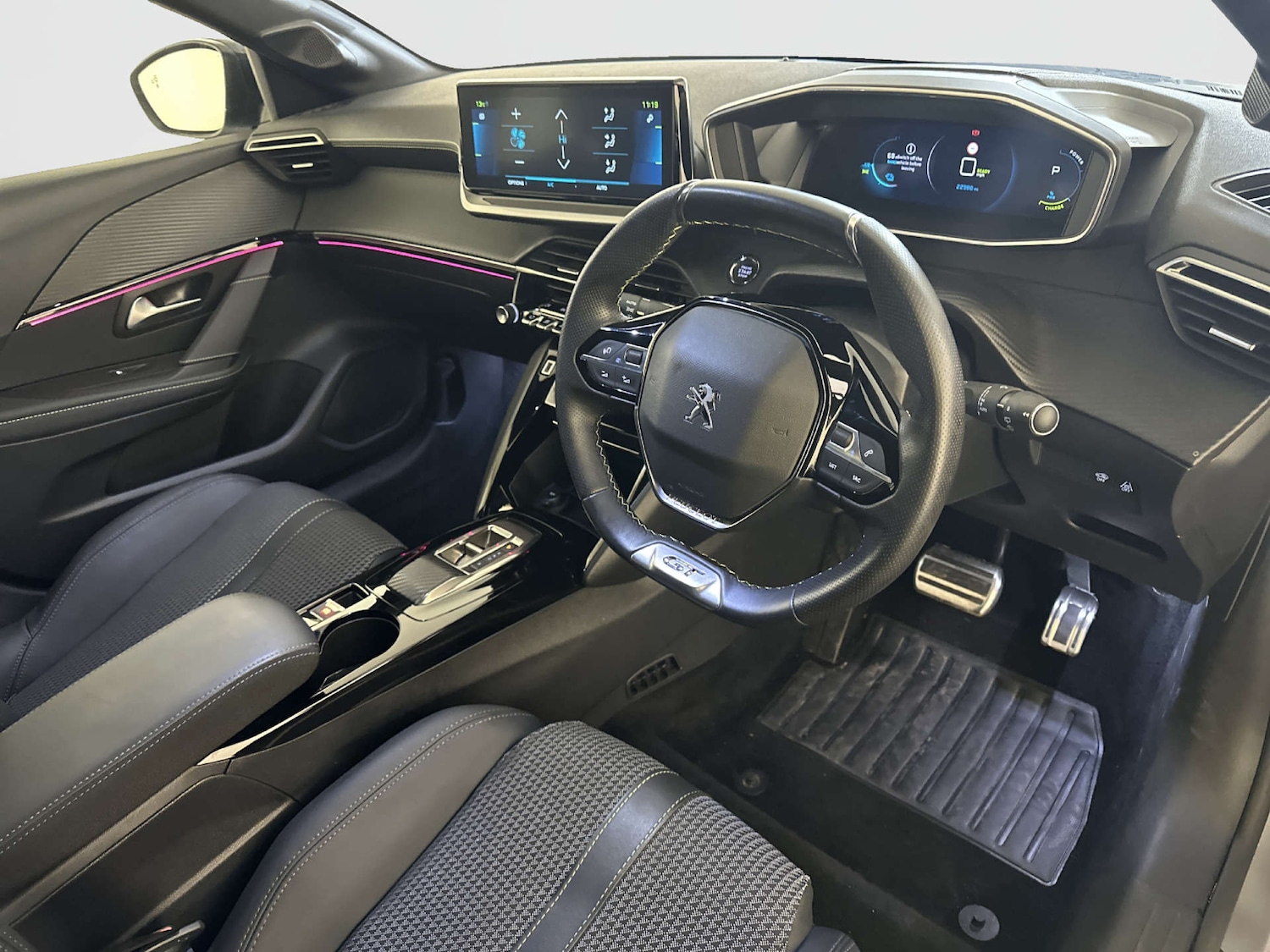 Used Peugeot 208 2022 for sale - 77990000: Photo 15