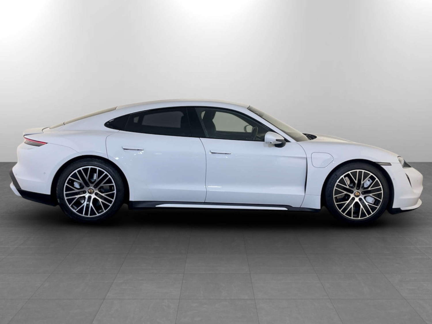 Used Porsche Taycan 2020 for sale - 77185977: Photo 11