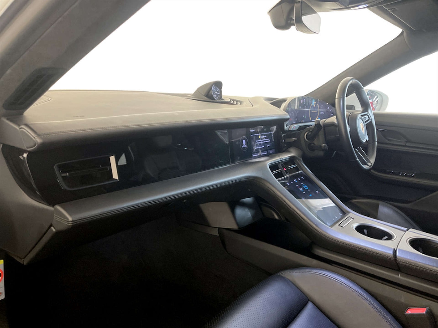 Used Porsche Taycan 2020 for sale - 77185977: Photo 12