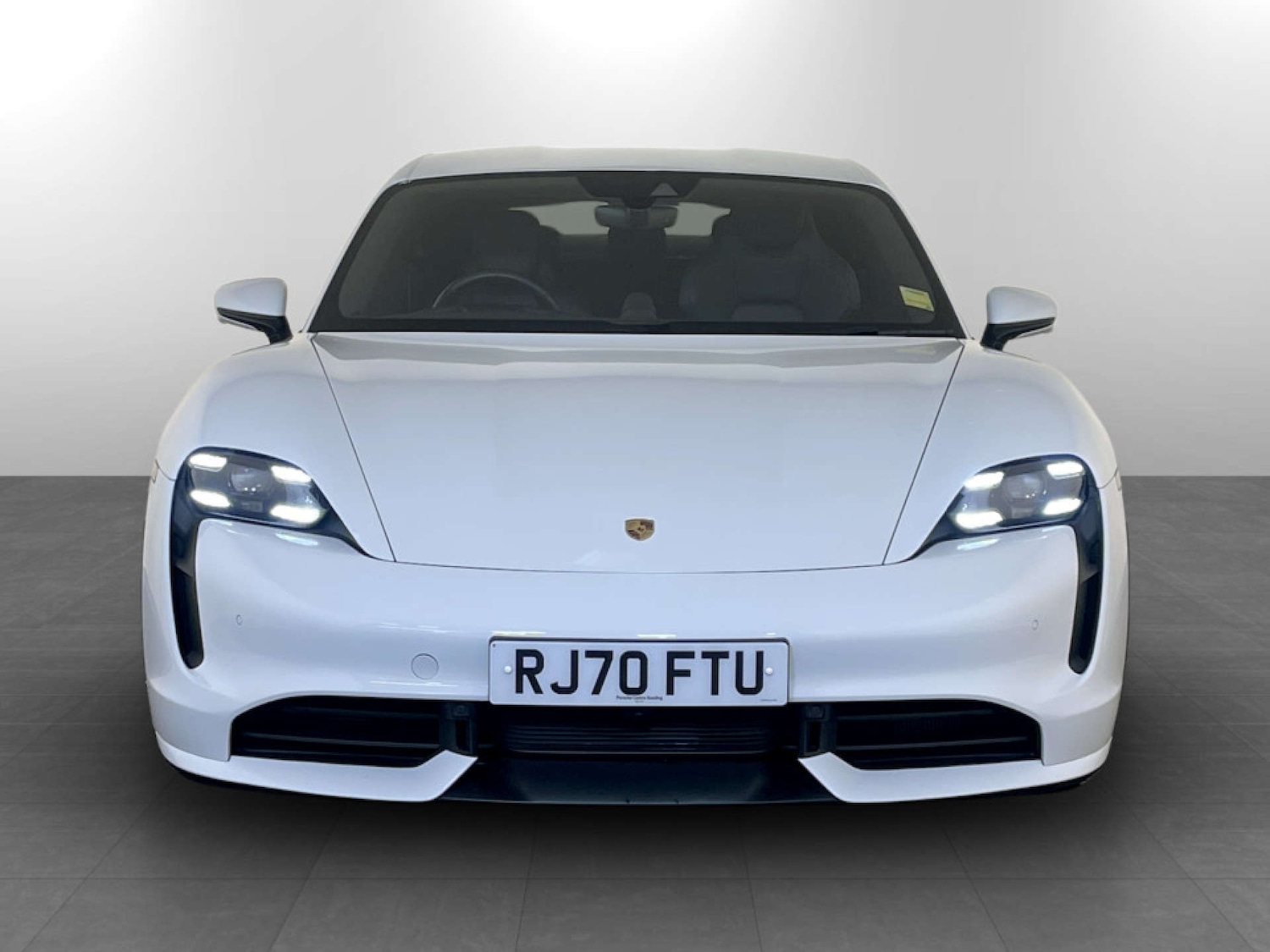 Used Porsche Taycan 2020 for sale - 77185977: Photo 5