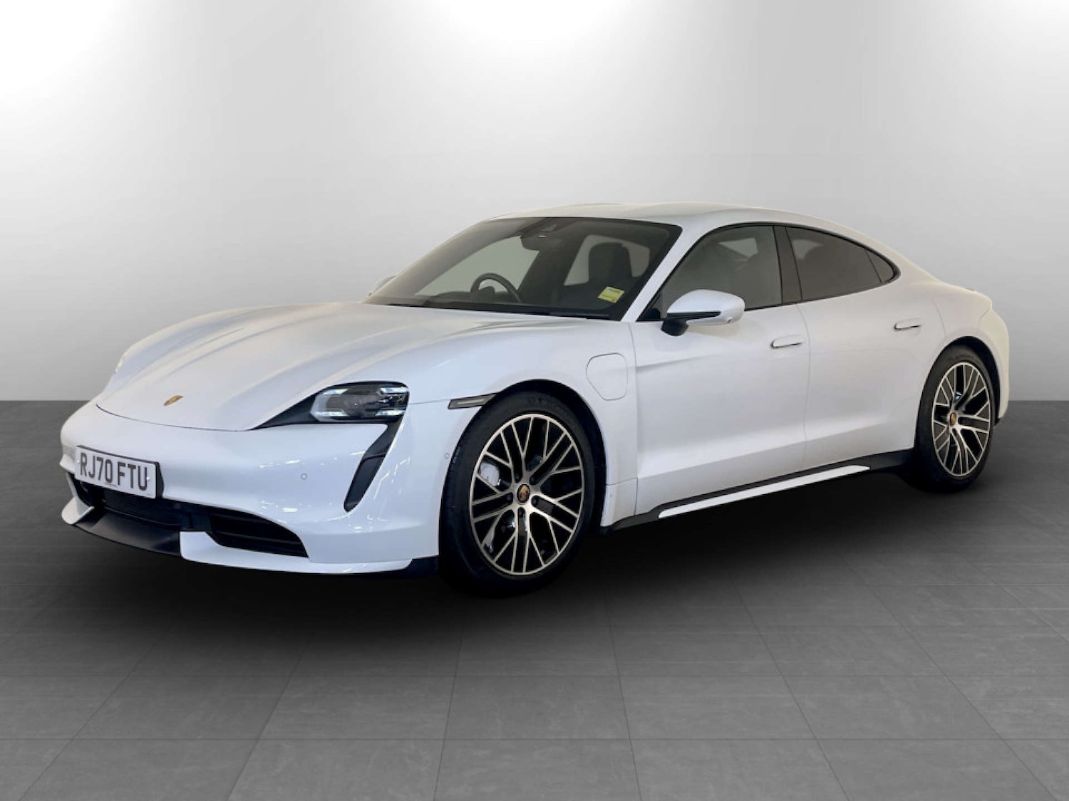Used Porsche Taycan 2020 for sale - 77185977: Photo 6