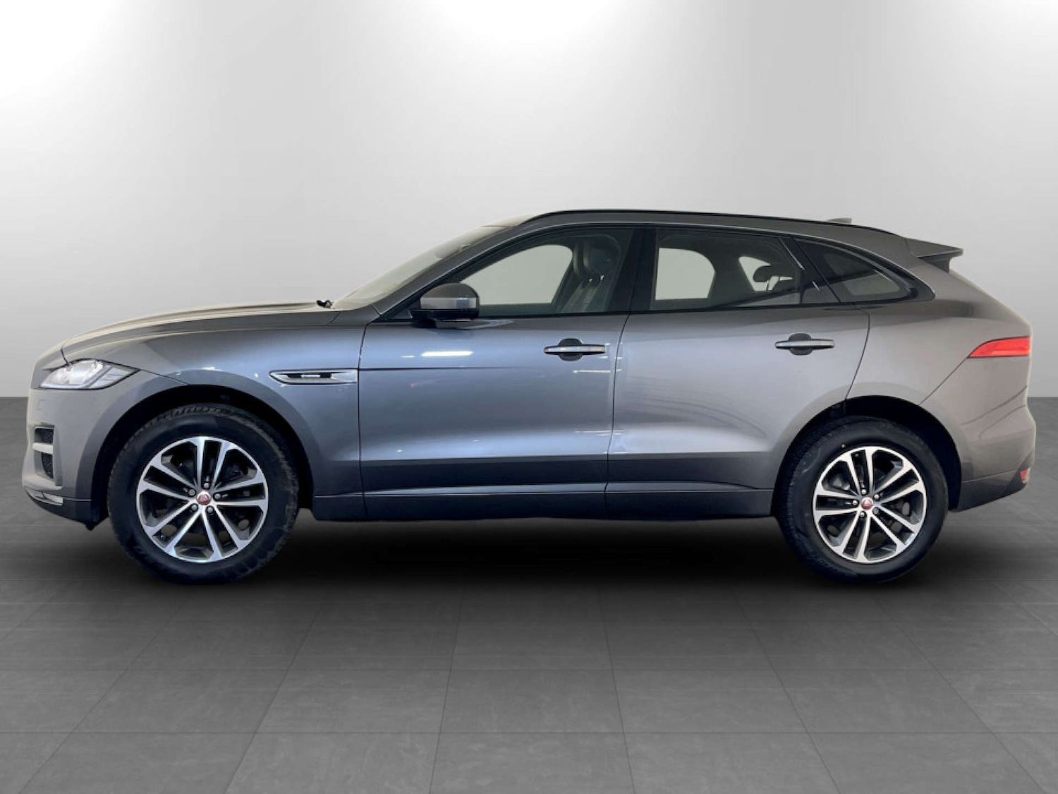 Used Jaguar F-Pace 2018 for sale - 77681302: Photo 7
