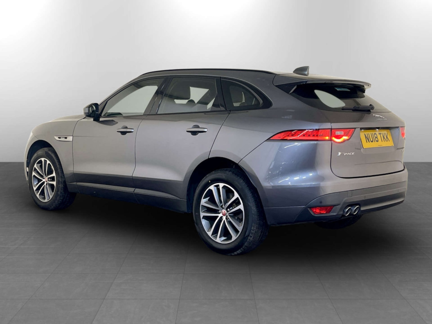 Used Jaguar F-Pace 2018 for sale - 77681302: Photo 8
