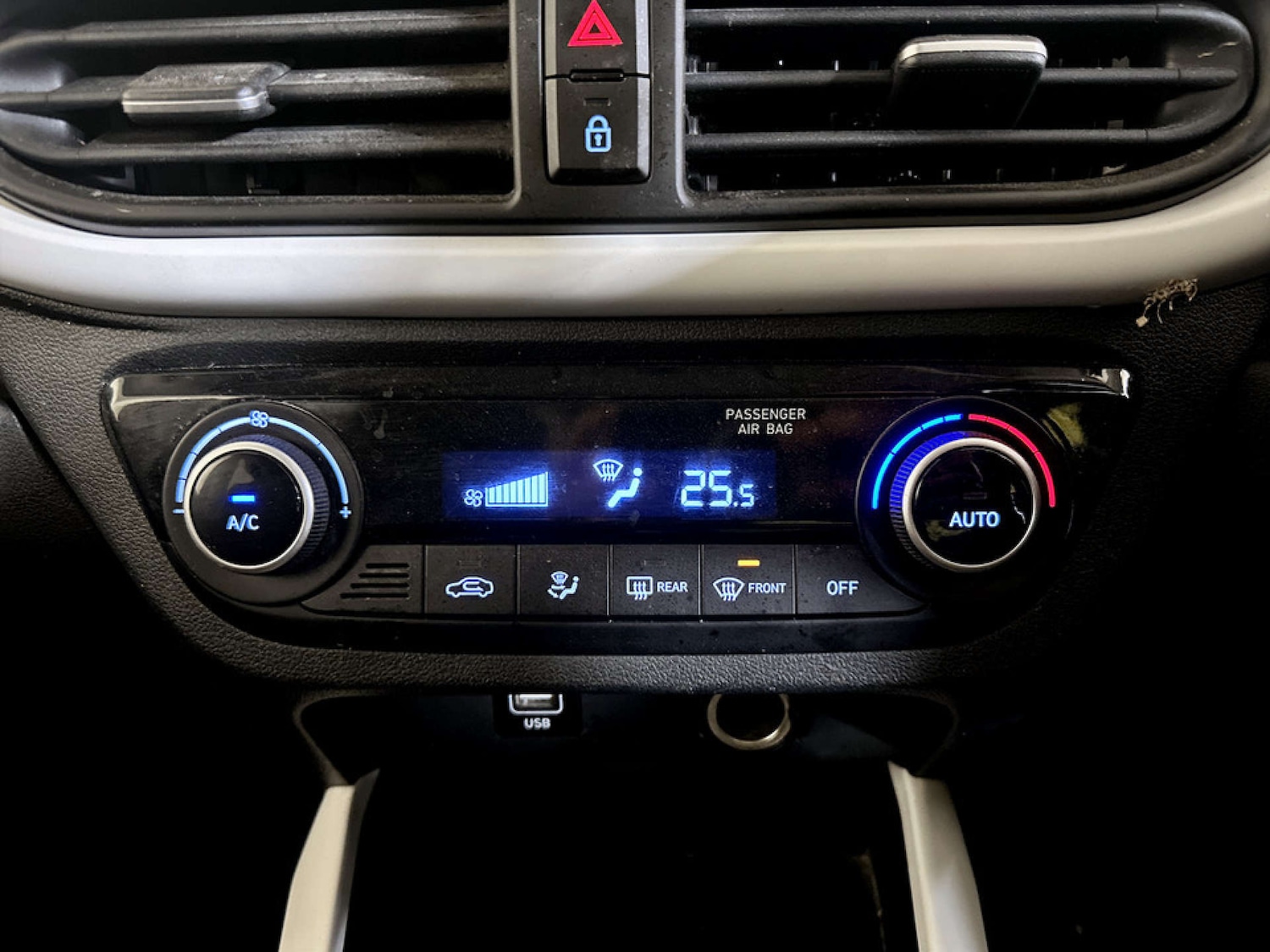 Used Hyundai i10 2022 for sale - 77186008: Photo 25