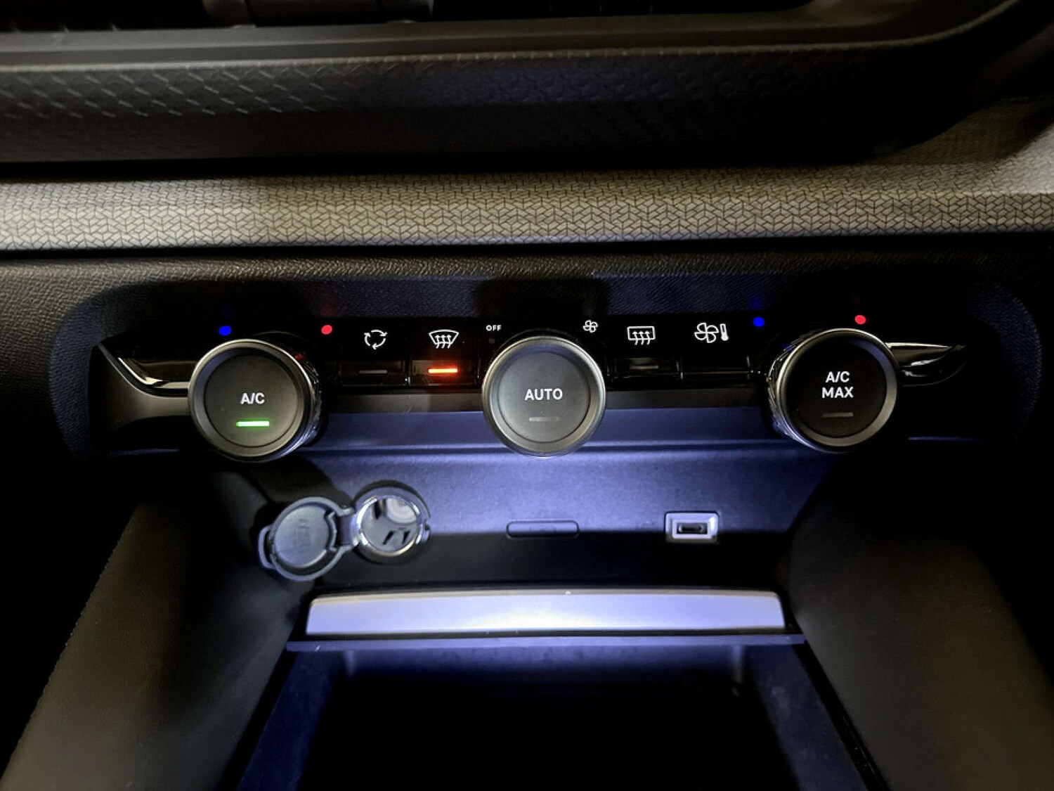 Used Citroen C5 X 2022 for sale - 77452460: Photo 25