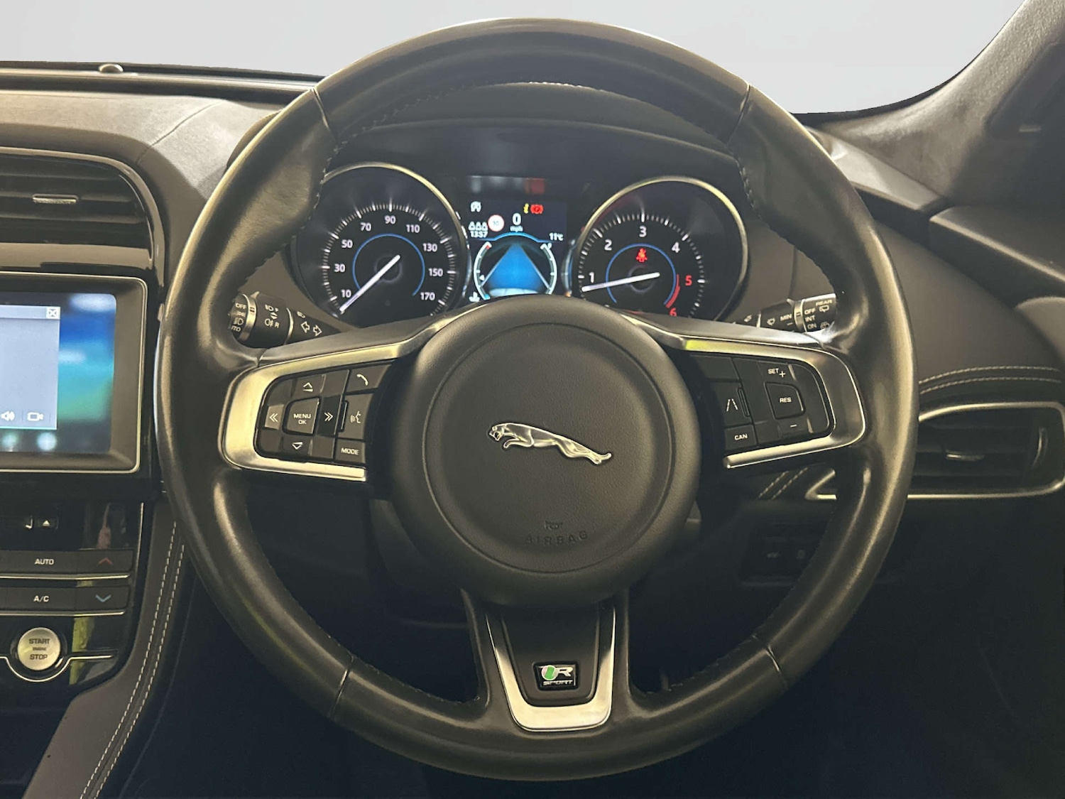 Used Jaguar F-Pace 2019 for sale - 77920686: Photo 15