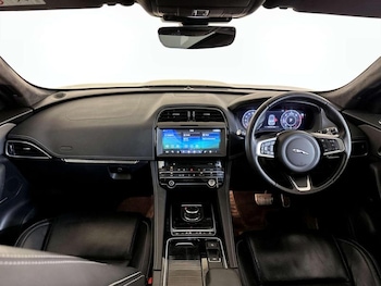 Used Jaguar F-Pace 2019 for sale - 77176285: Photo