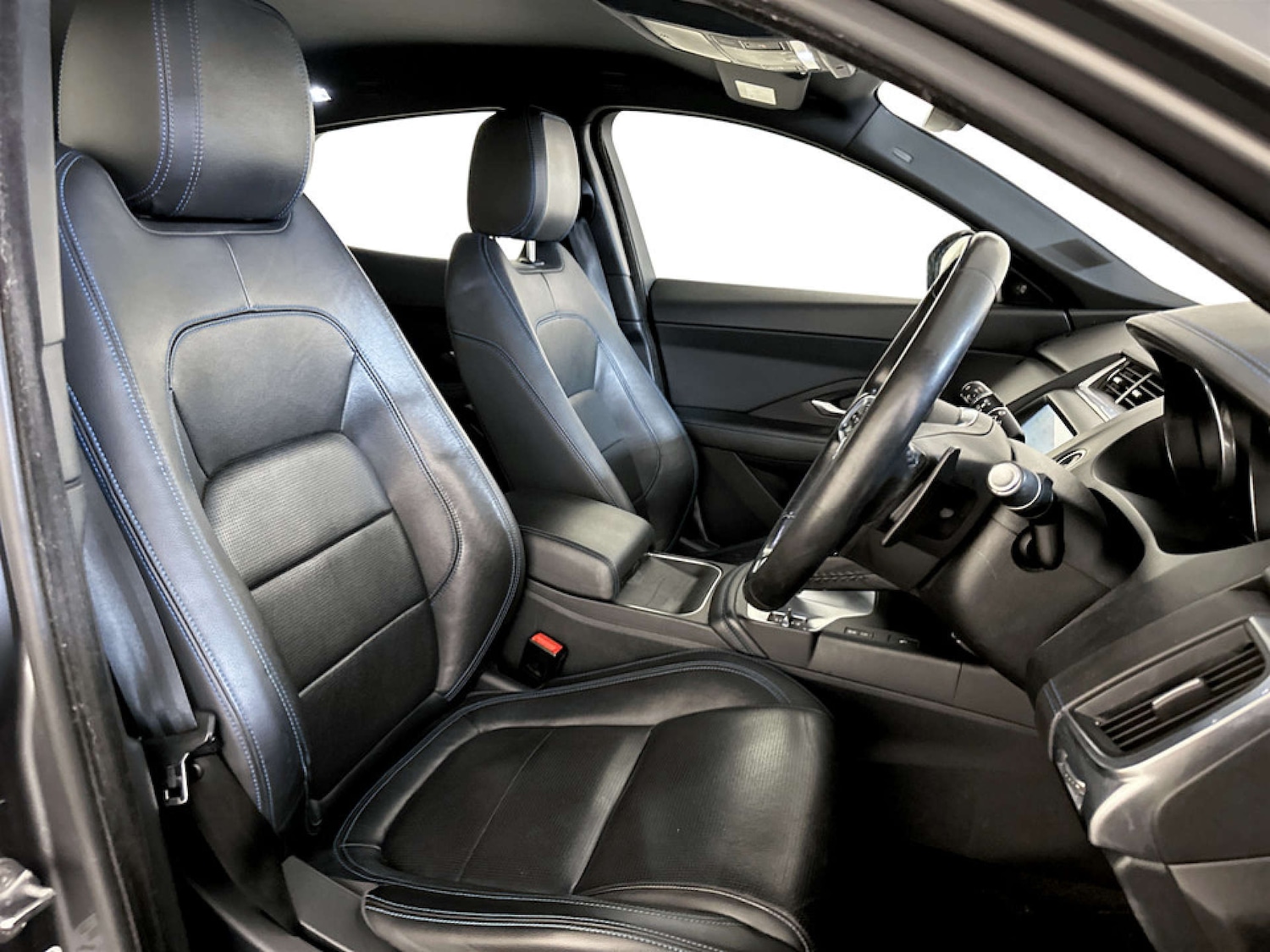 Used Jaguar E-Pace 2019 for sale - 77342178: Photo 13