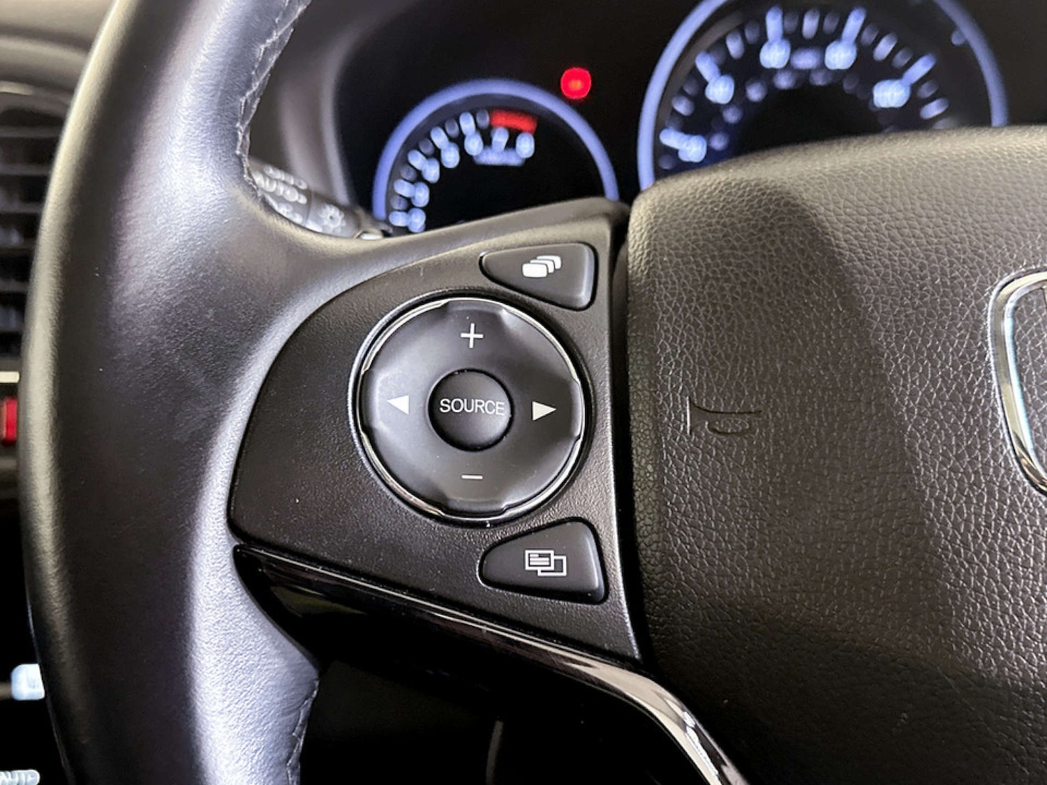 Used Honda HR-V 2018 for sale - 77186041: Photo 18