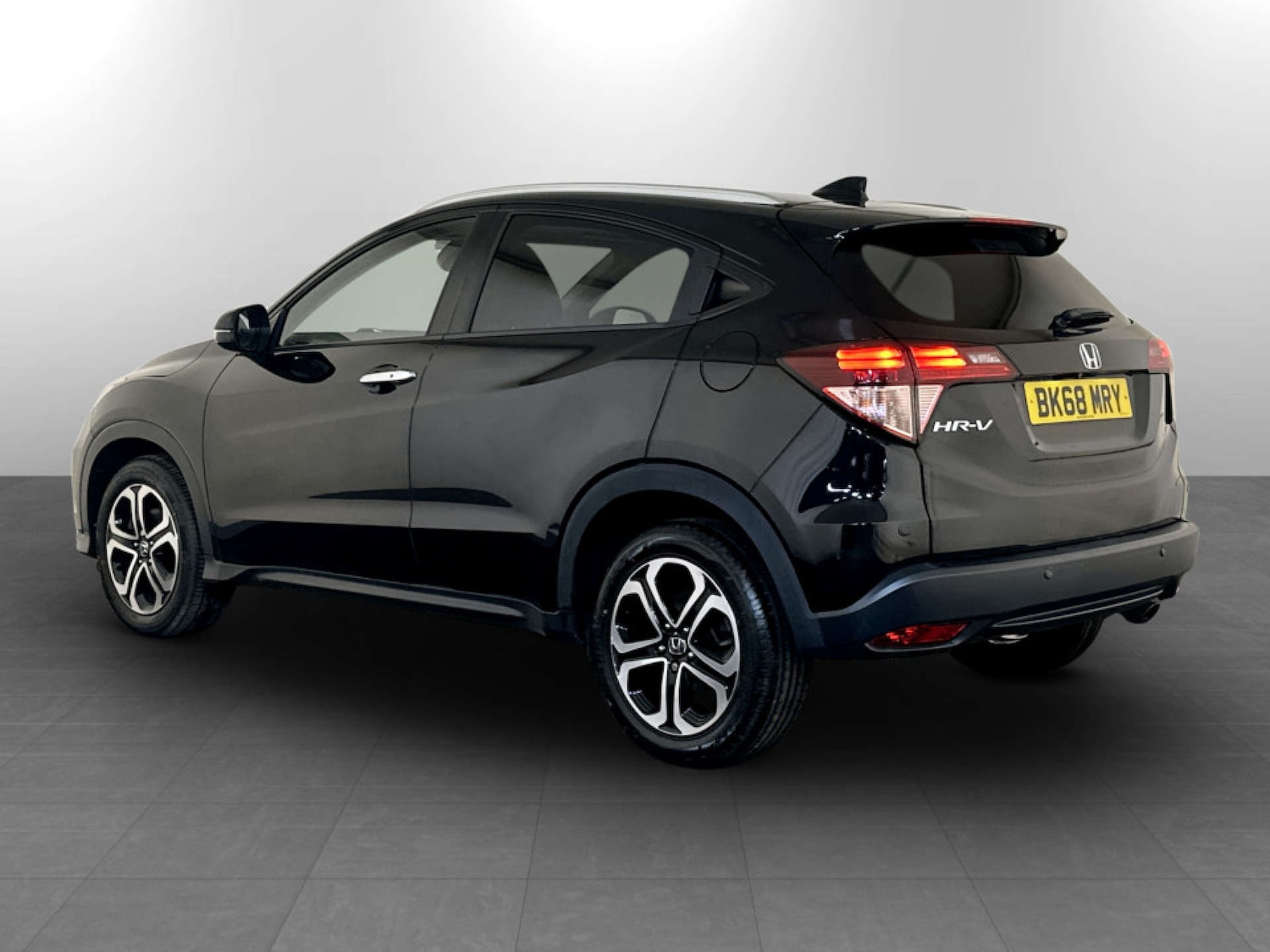 Used Honda HR-V 2018 for sale - 77186041: Photo 8