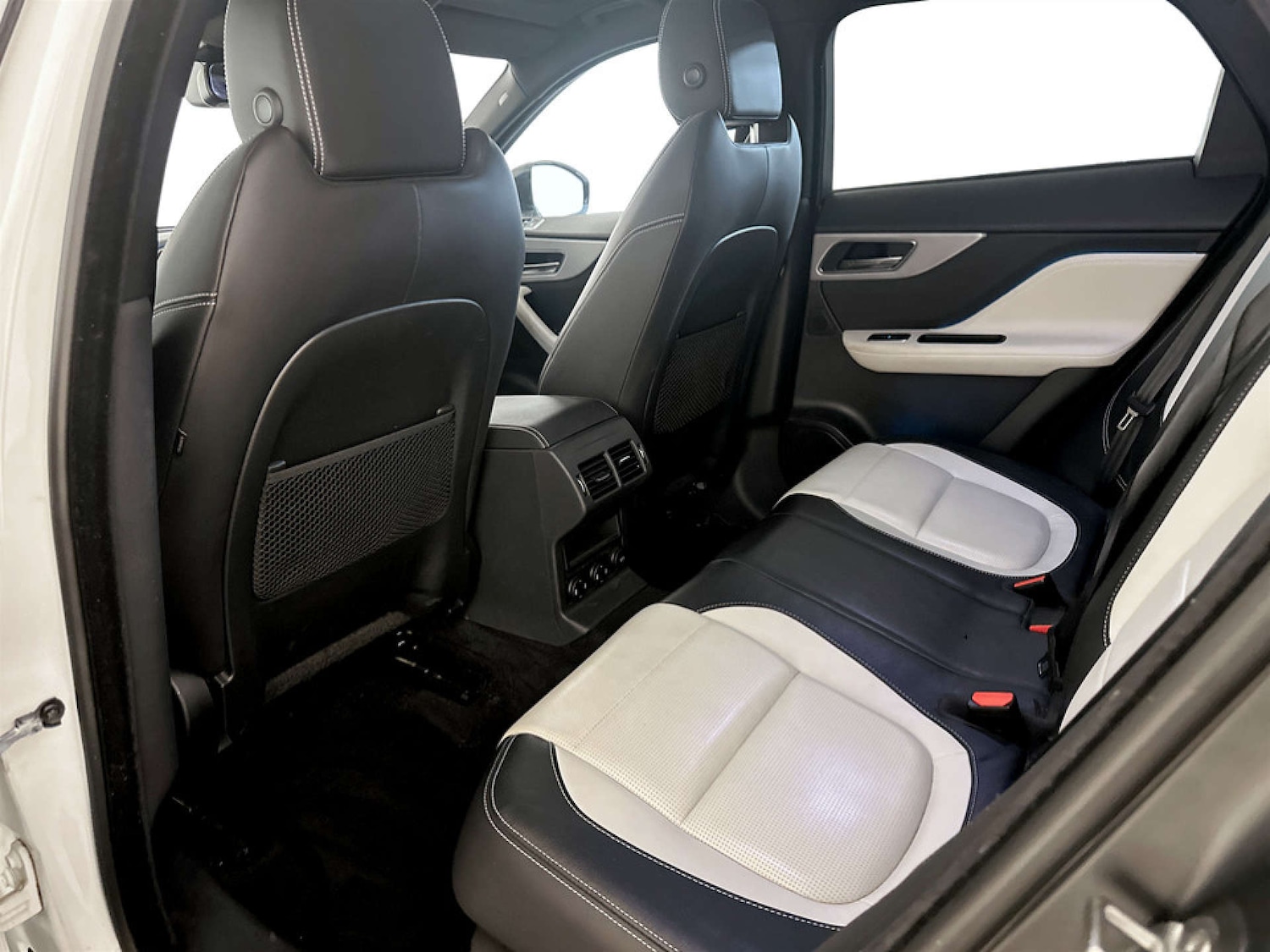 Used Jaguar F-Pace 2017 for sale - 77583919: Photo 14