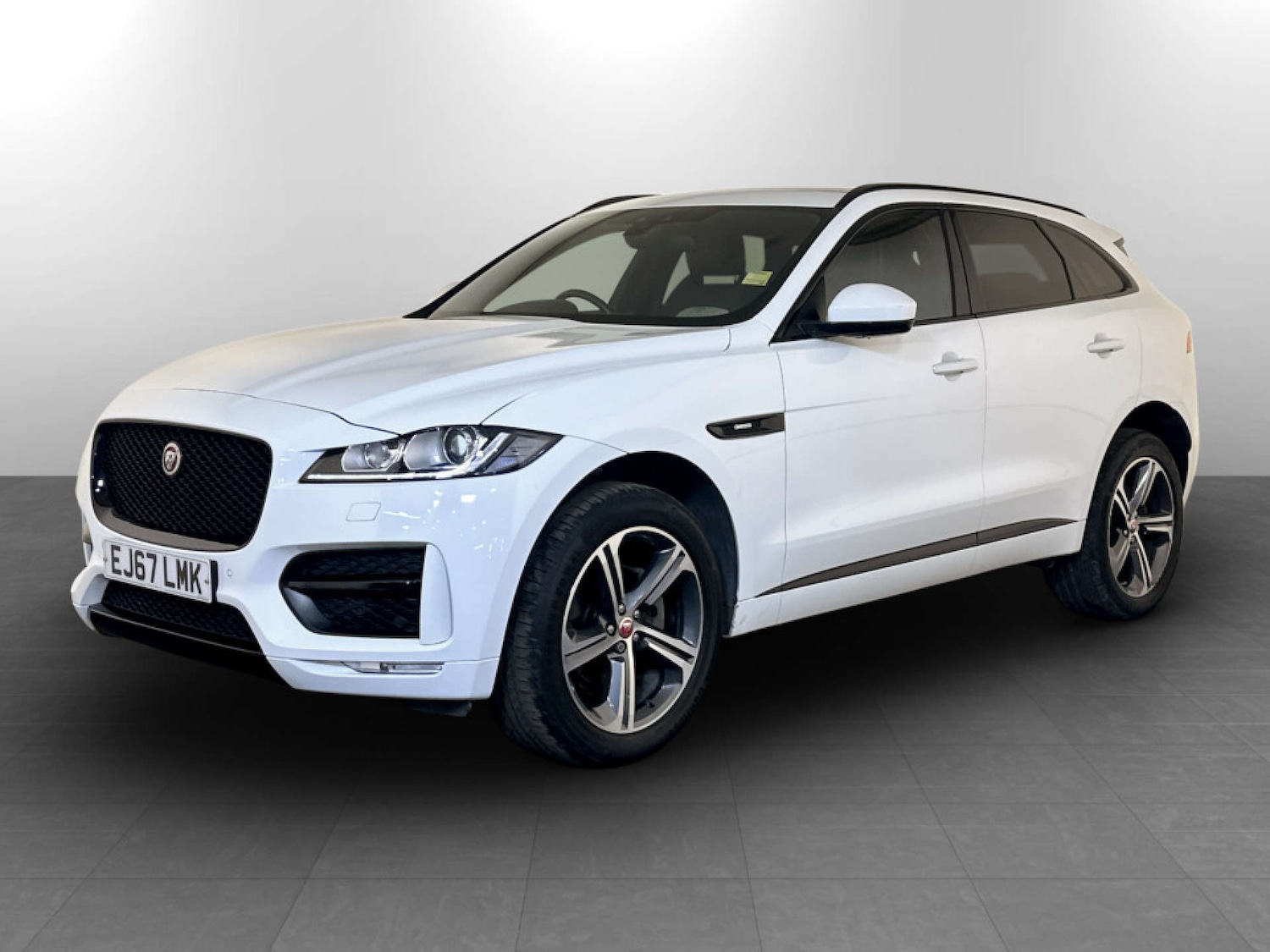 Used Jaguar F-Pace 2017 for sale - 77583919: Photo 6