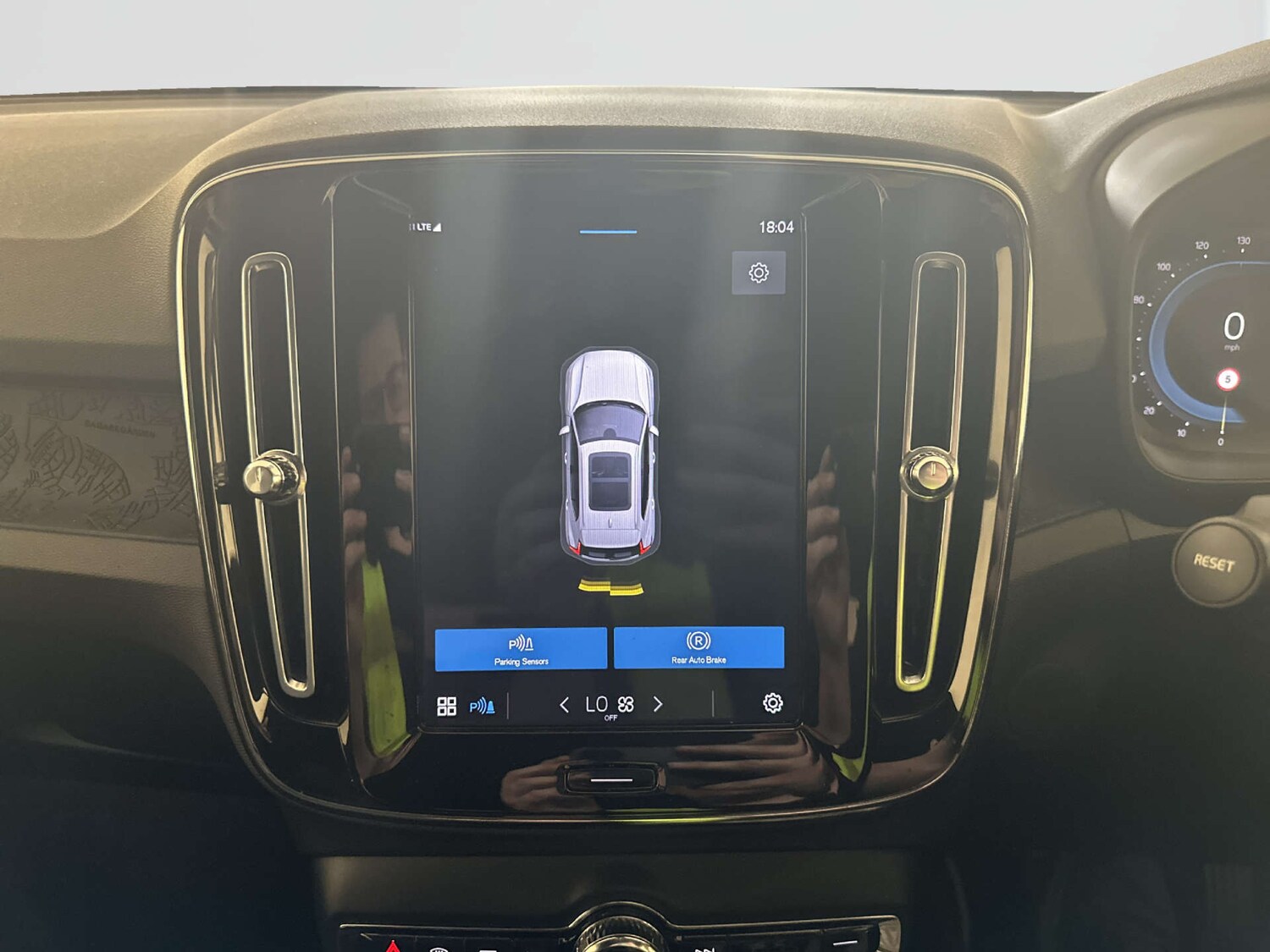 Used Volvo XC40 2023 for sale - 77967830: Photo 23