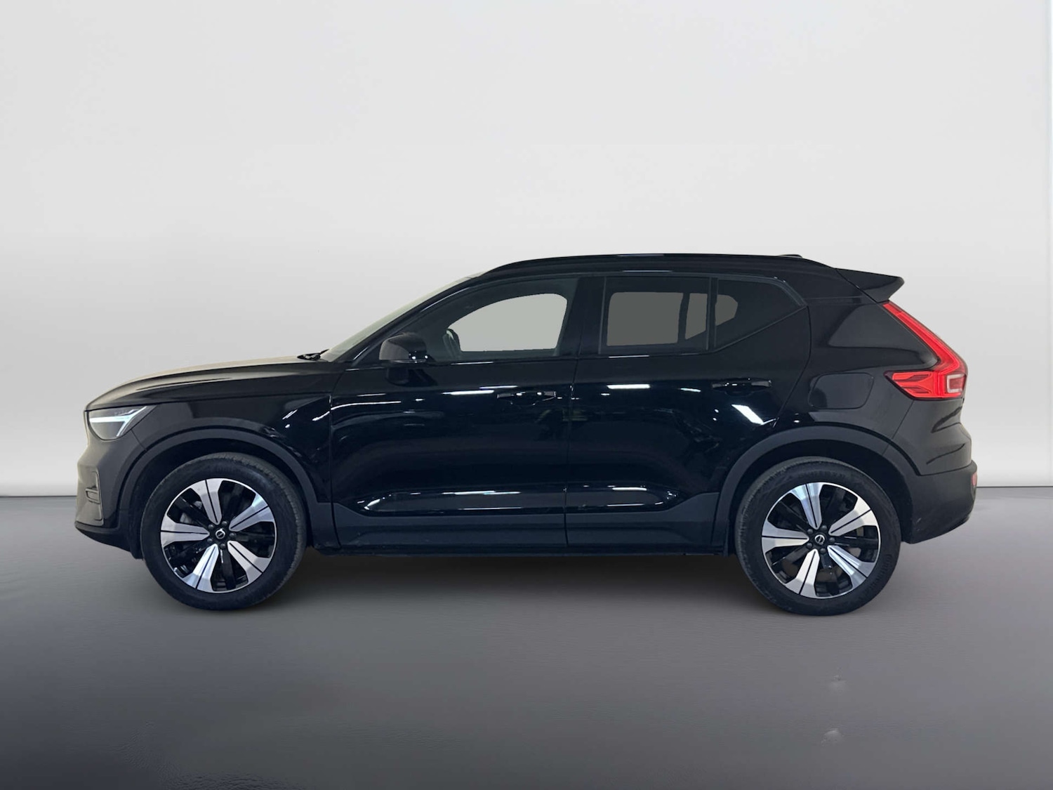 Used Volvo XC40 2023 for sale - 77967830: Photo 7