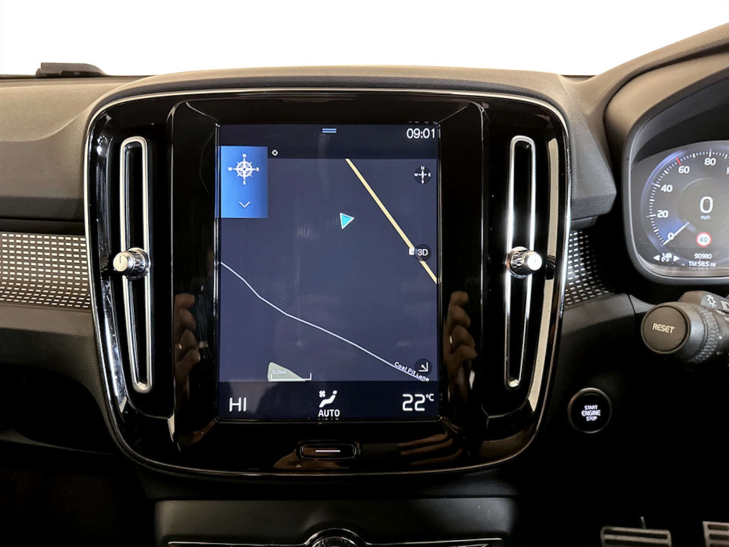 Used Volvo XC40 2022 for sale - 77434647: Photo 19