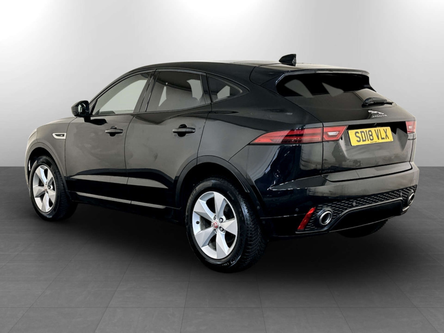 Used Jaguar E-Pace 2018 for sale - 77409022: Photo 8