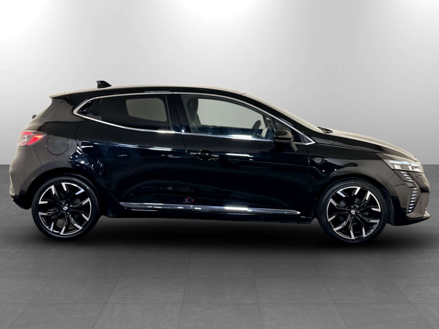 Used Renault Clio 2024 for sale - 77366795: Photo 10