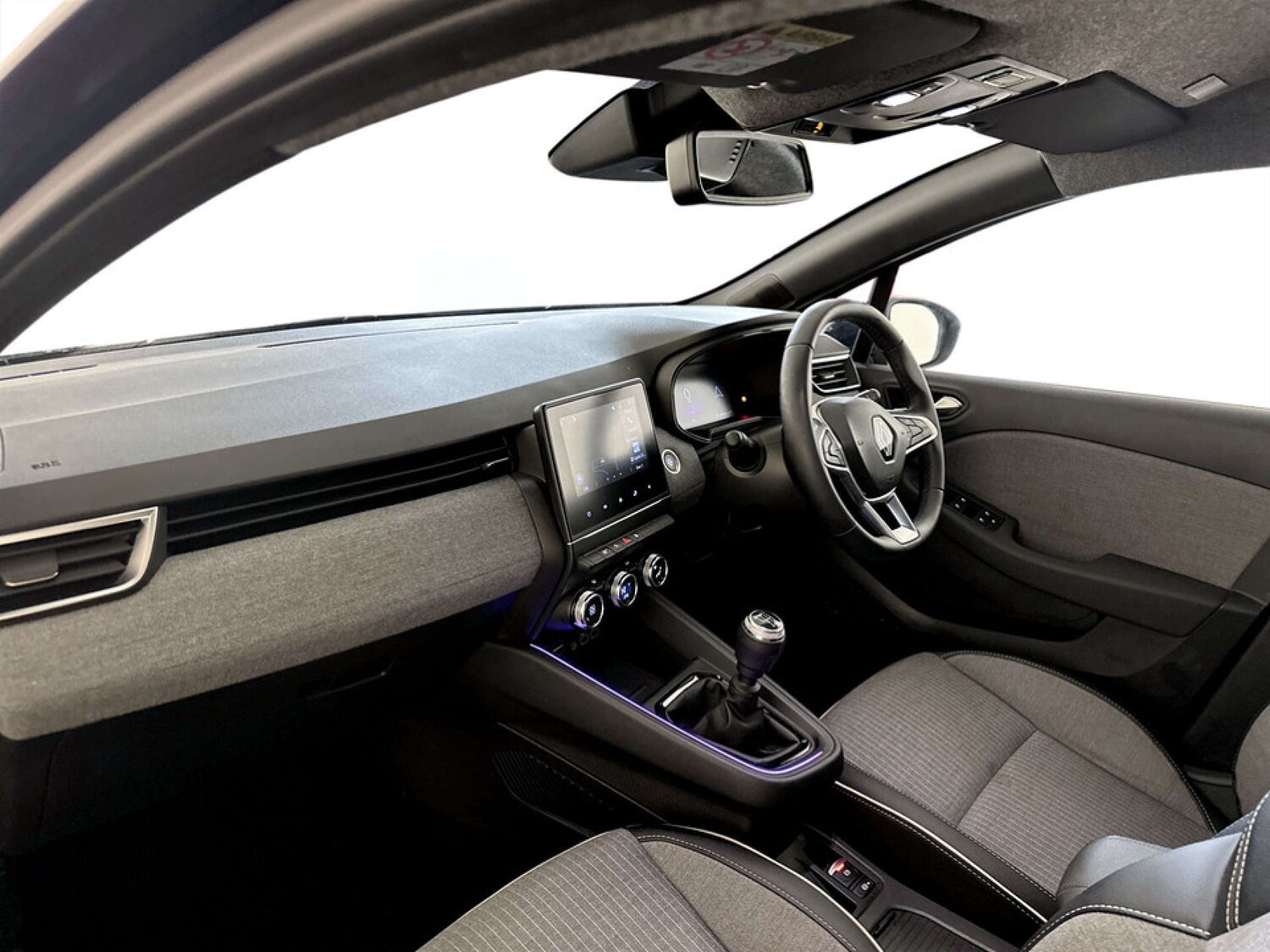 Used Renault Clio 2024 for sale - 77366795: Photo 11