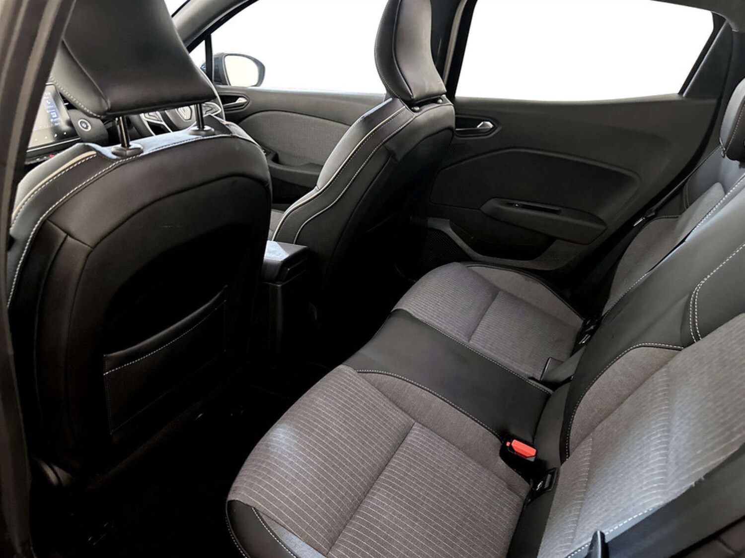 Used Renault Clio 2024 for sale - 77366795: Photo 13