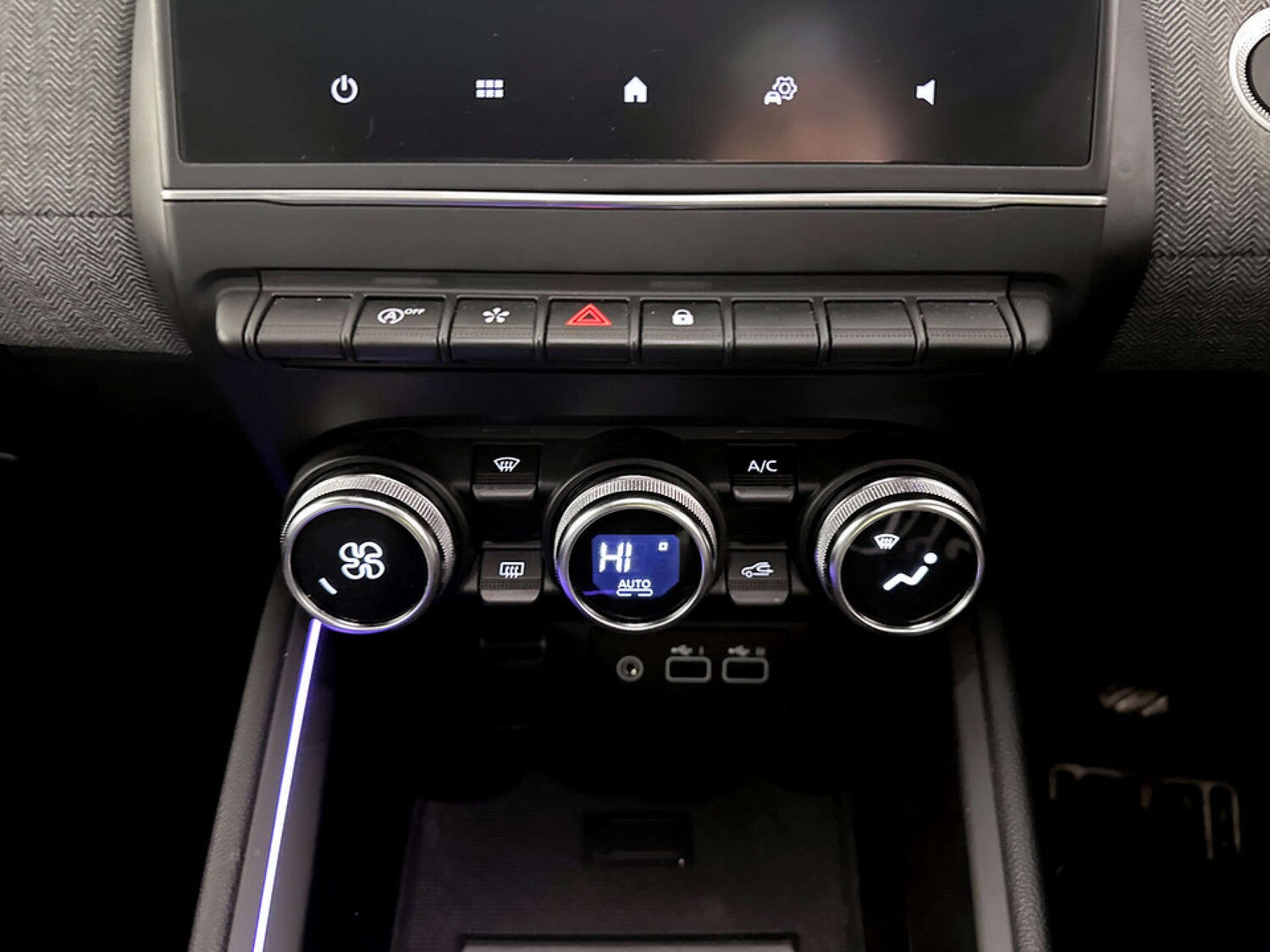 Used Renault Clio 2024 for sale - 77366795: Photo 25