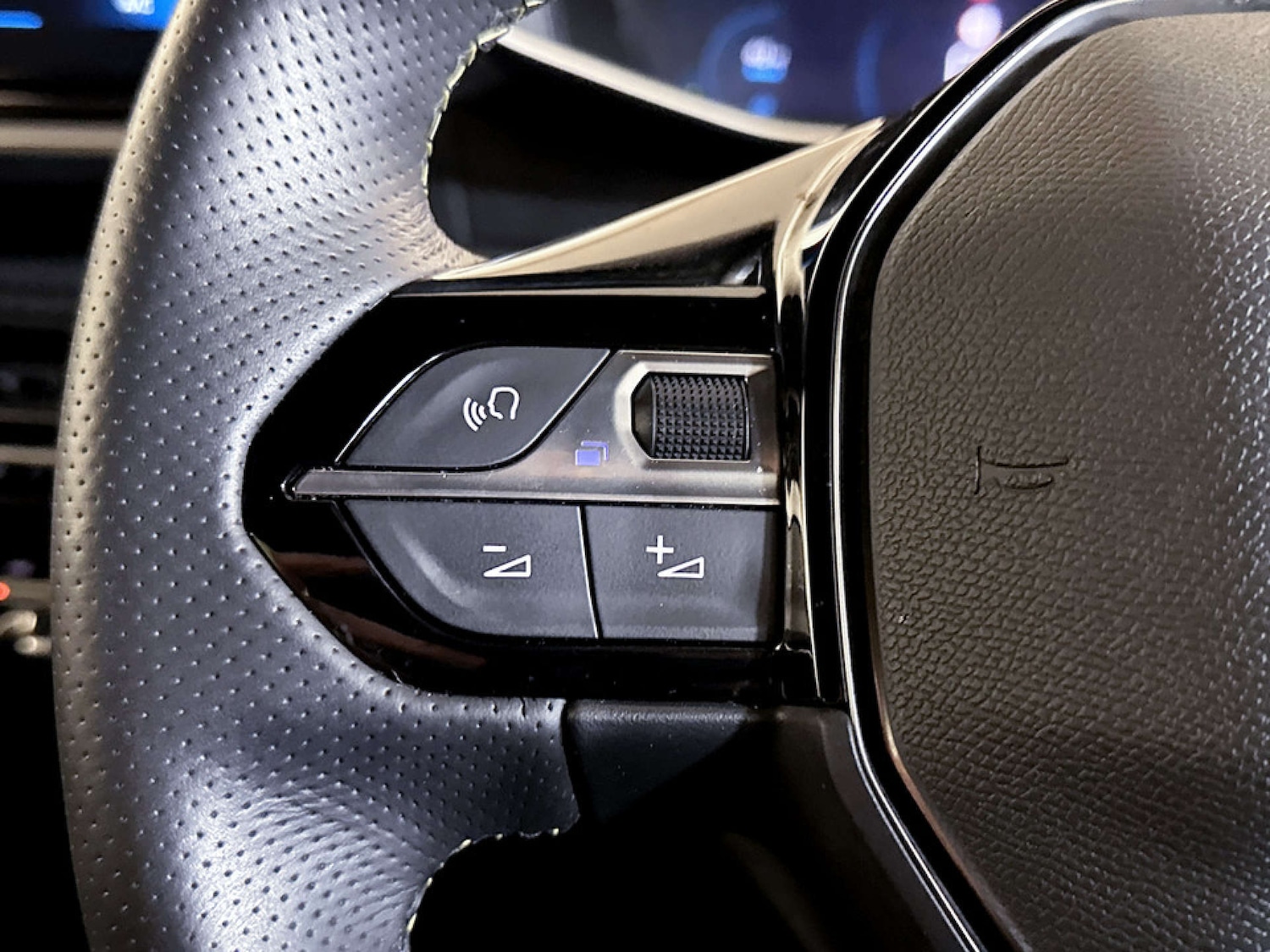 Used Peugeot 2008 2022 for sale - 77185802: Photo 18