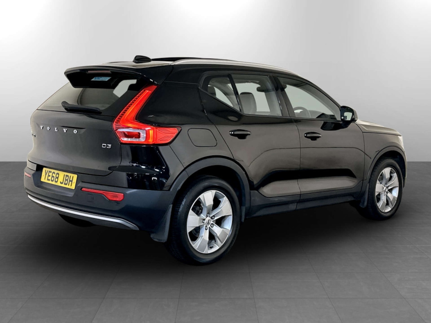 Used Volvo XC40 2018 for sale - 77328630: Photo 10