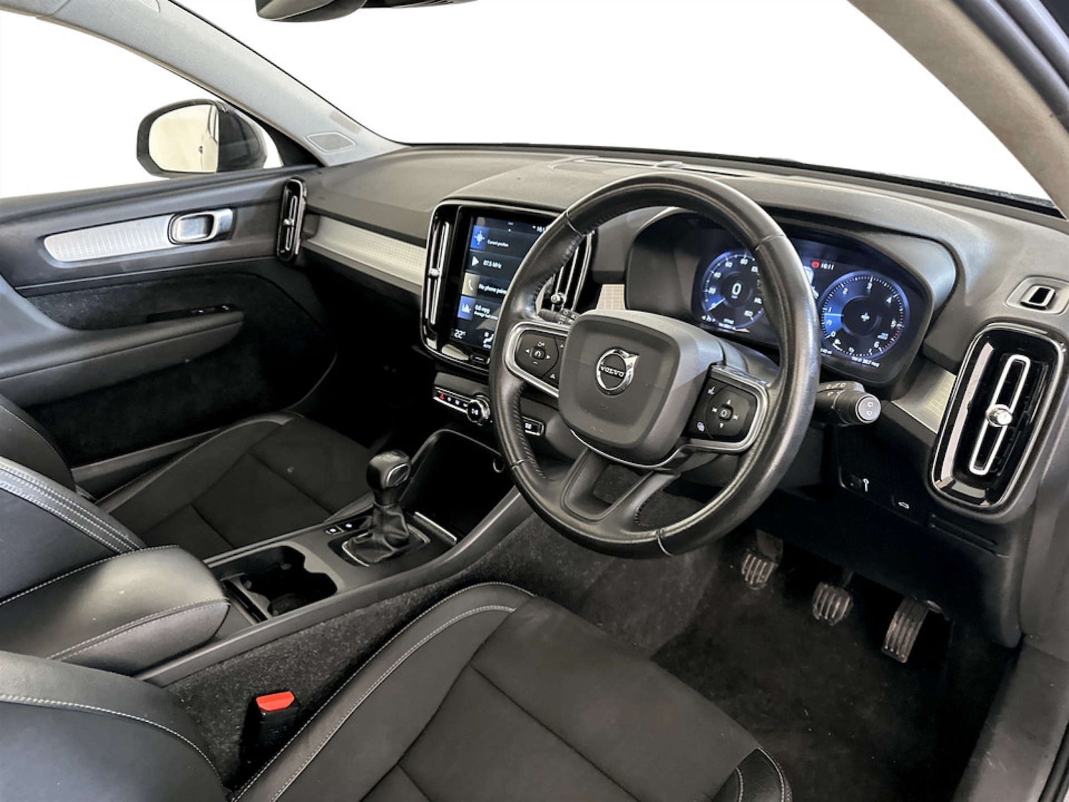 Used Volvo XC40 2018 for sale - 77328630: Photo 16