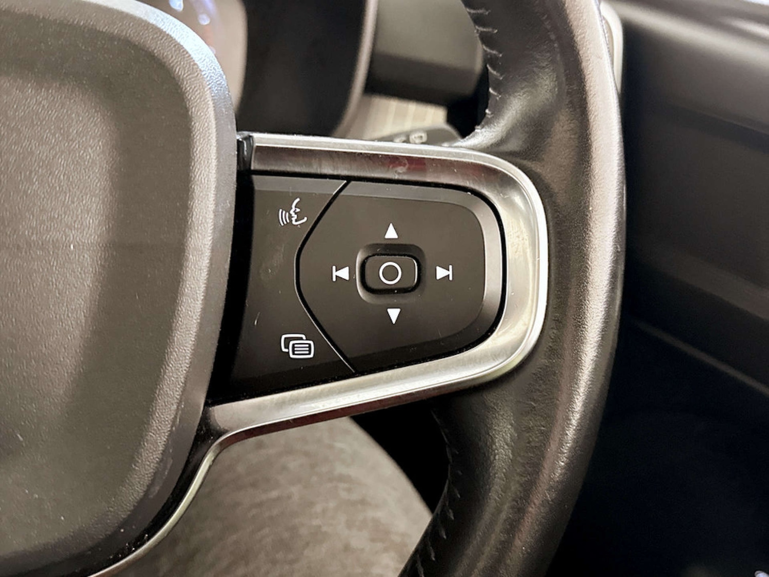 Used Volvo XC40 2018 for sale - 77328630: Photo 20