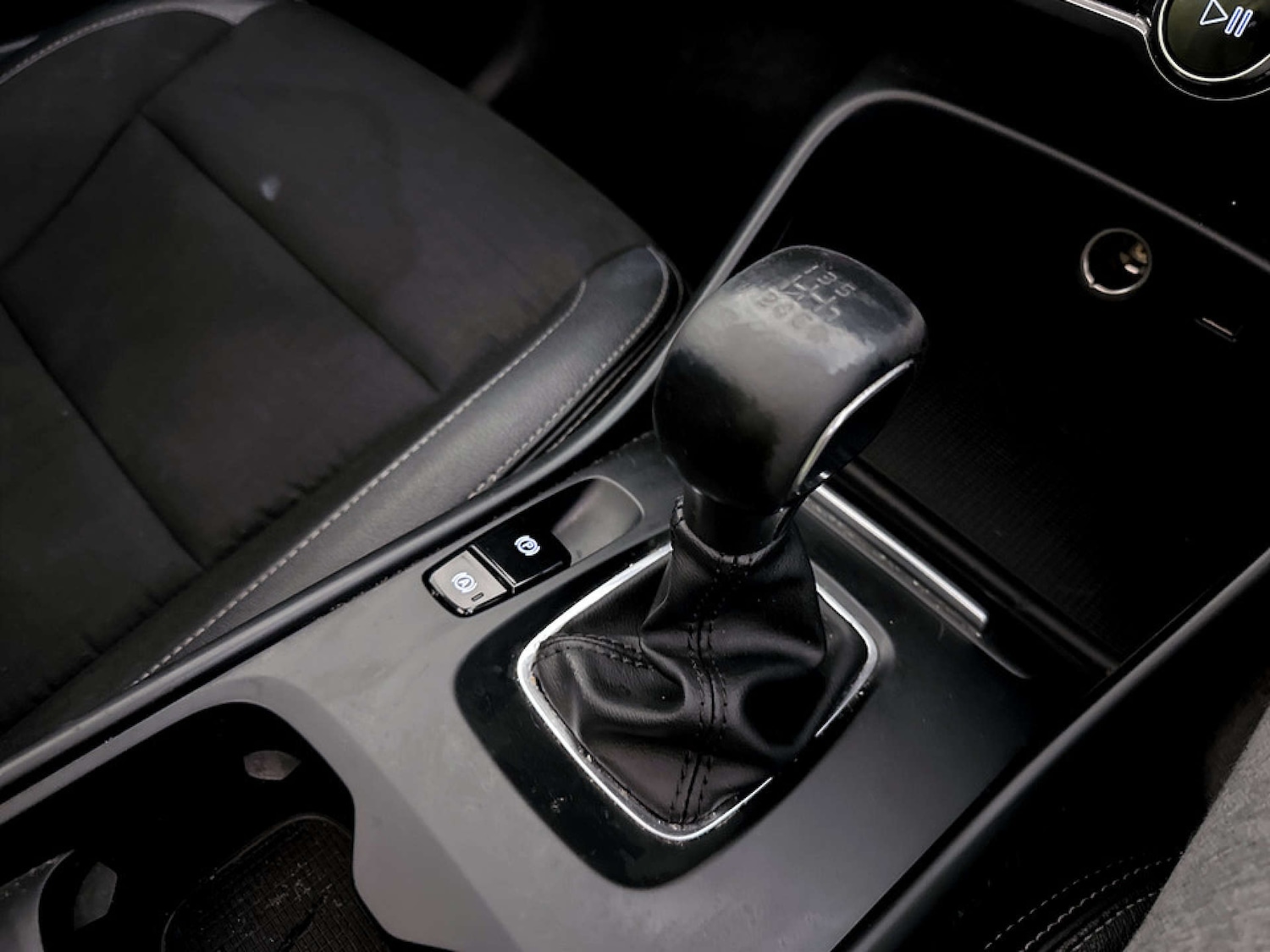 Used Volvo XC40 2018 for sale - 77328630: Photo 27