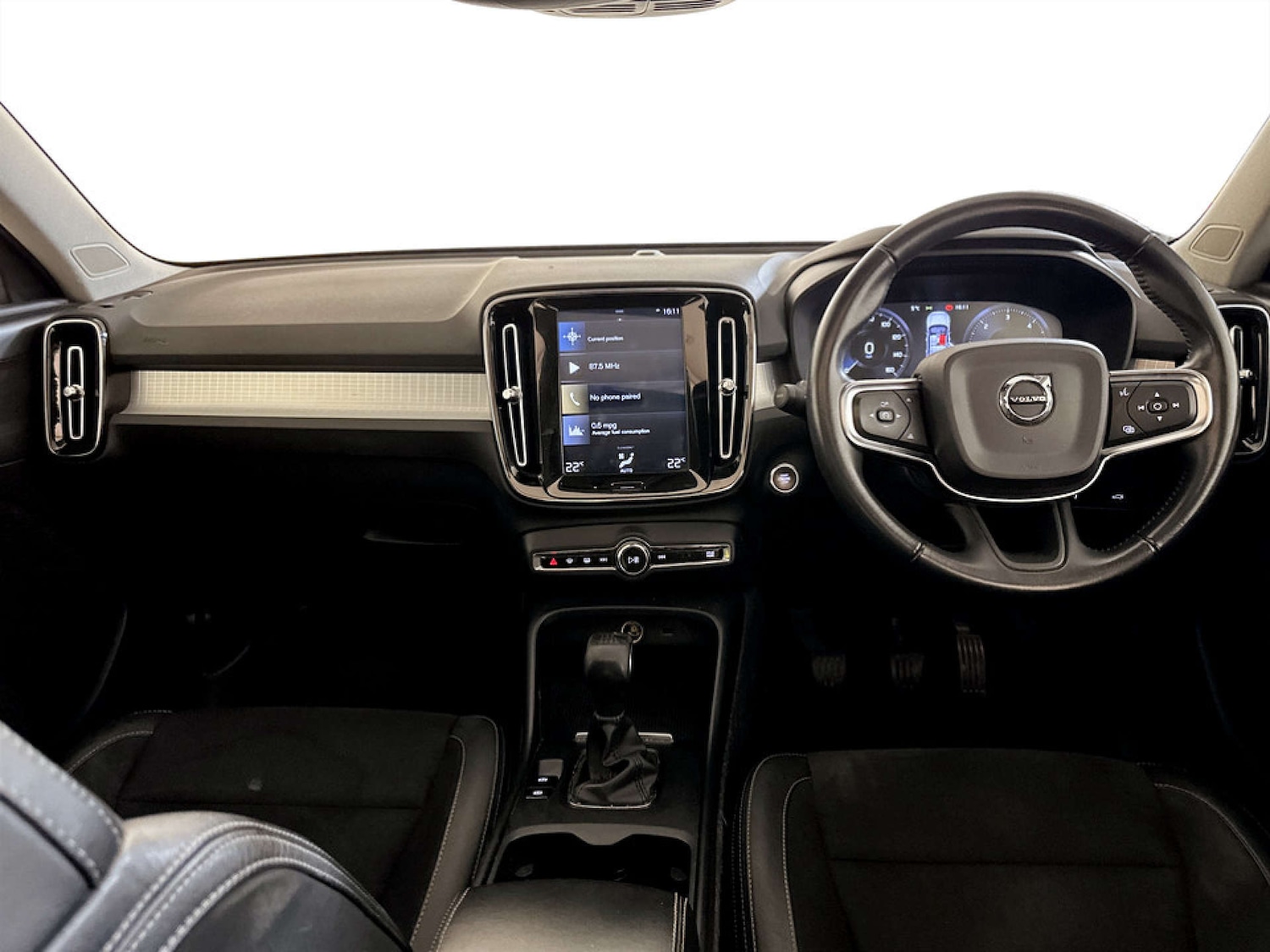 Used Volvo XC40 2018 for sale - 77328630: Photo 3