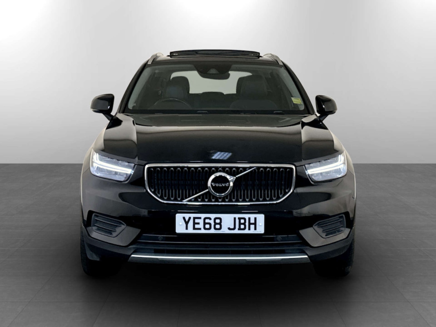Used Volvo XC40 2018 for sale - 77328630: Photo 5