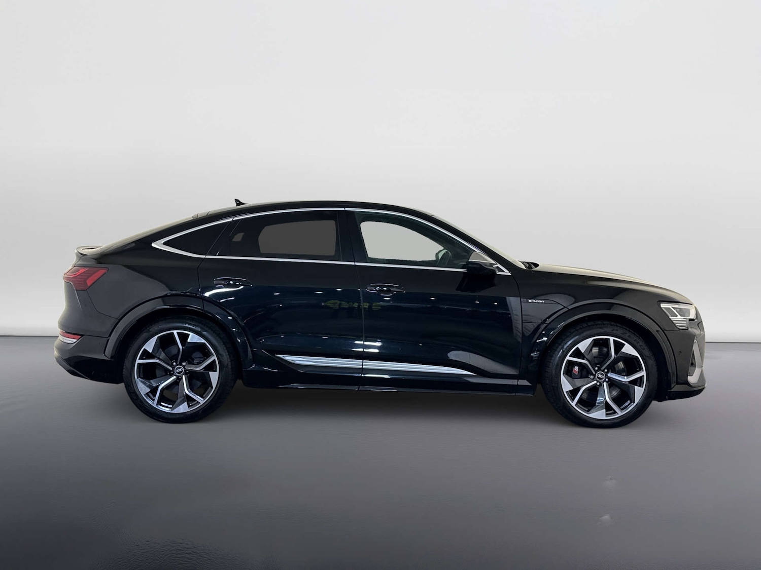 Used Audi e-tron 2021 for sale - 77872400: Photo 11