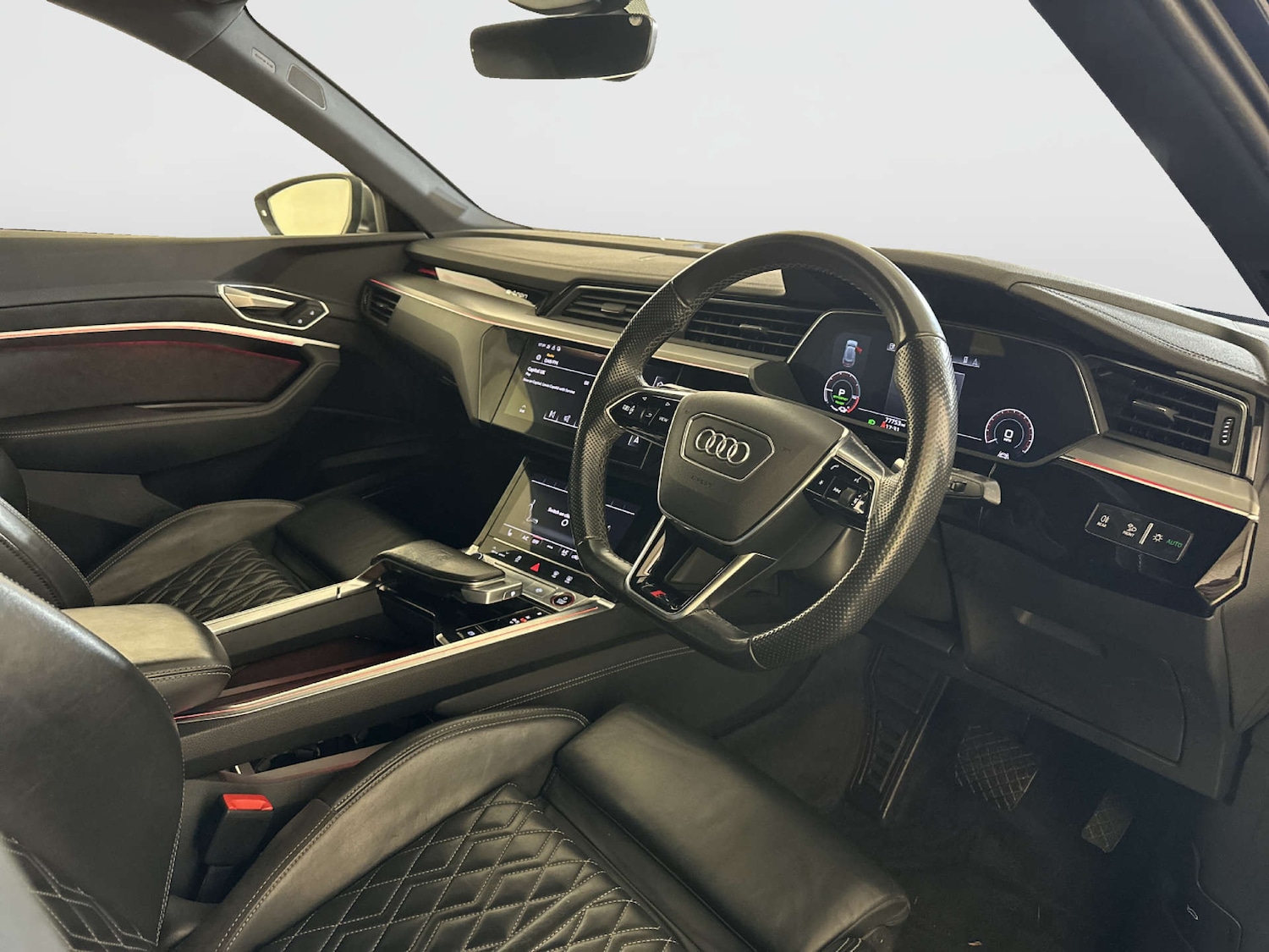 Used Audi e-tron 2021 for sale - 77872400: Photo 16