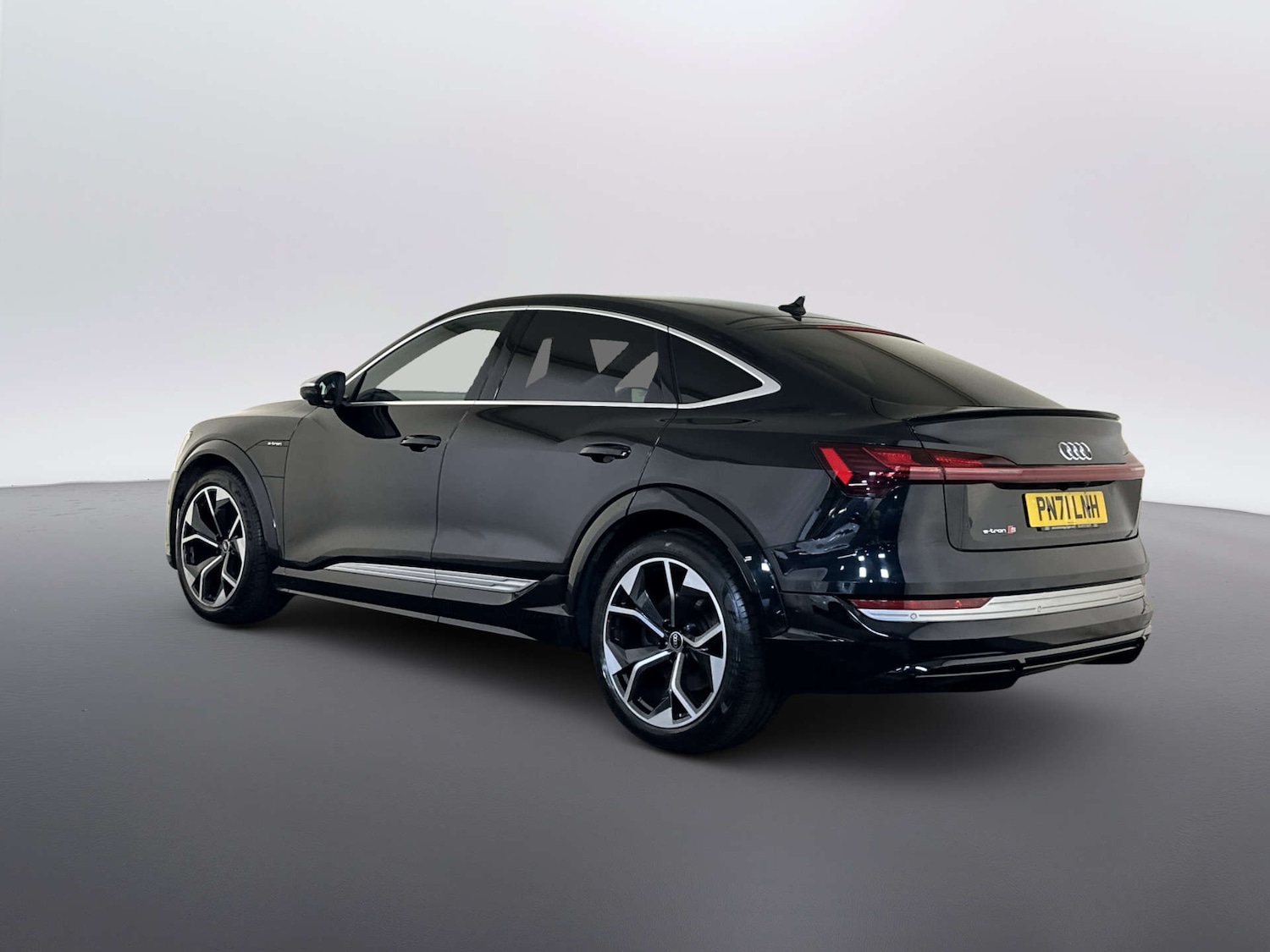 Used Audi e-tron 2021 for sale - 77872400: Photo 8