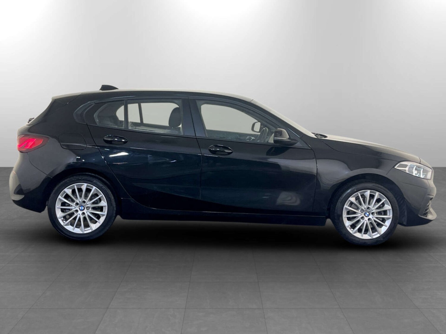 Used BMW 1 Series 2024 for sale - 77712957: Photo 11