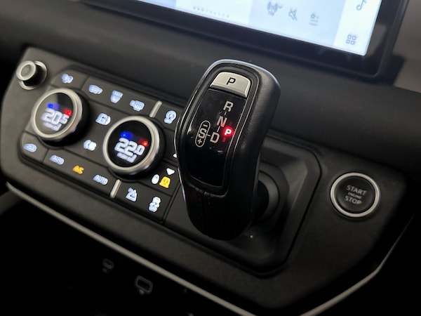Used Land Rover Defender 2021 for sale - 75713648: Photo 31