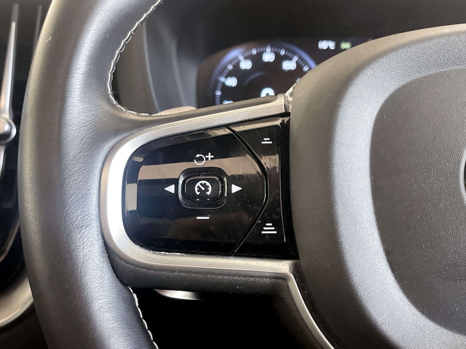 Used Volvo XC60 2020 for sale - 77506824: Photo 17